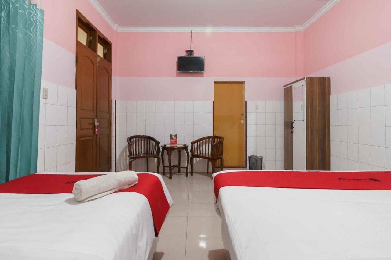 Reddoorz Plus @ Jalan Gatot Subroto Medan Sunggal Exterior photo